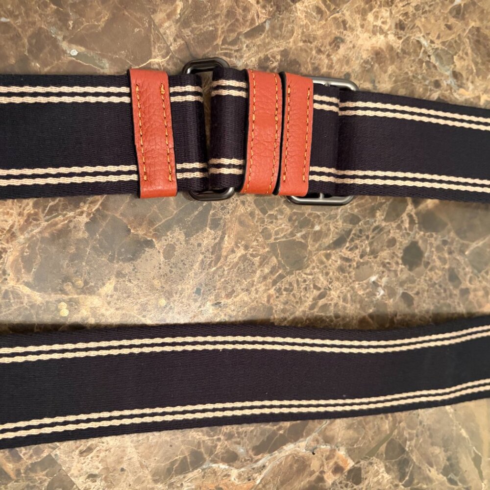 Signature Tan Crossbody and Hand Carry Canvas Field Tote 40 - Picture 14 of 15